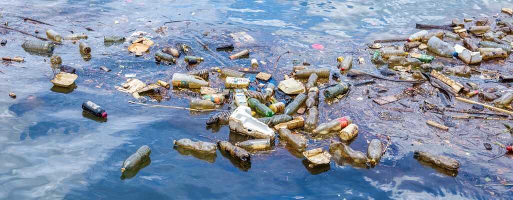 Ile rozkłada się plastik i jak wpływa na środowisko