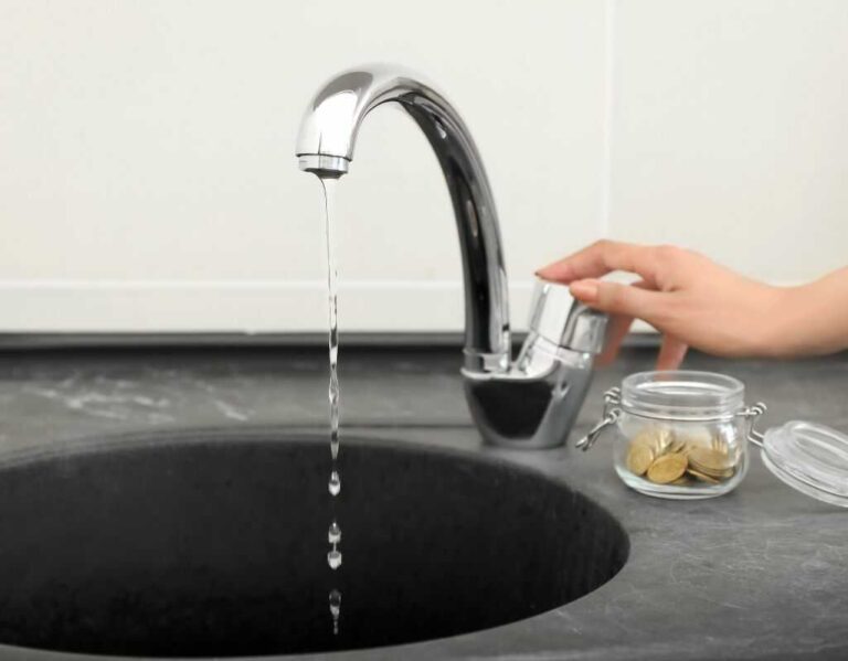 Jak oszczędzać wodę w domu? Praktyczne i proste porady