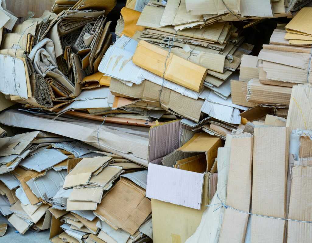 Co można zrobić z makulatury? Doradzamy, jak wykorzystać makulaturę