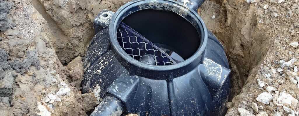 Budowa szamba -zgłoszenie czy pozwolenie