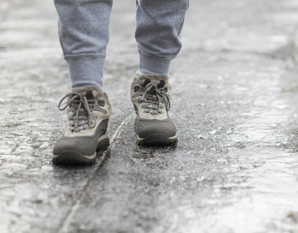 Co zrobić, żeby buty się nie ślizgały? Poradik